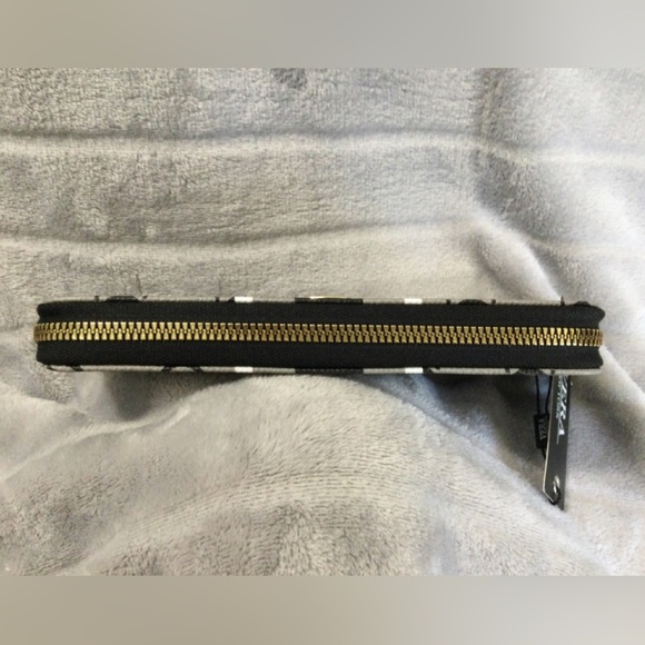 Vera New York Signature Zip Around Long Wallet NWT - Picture 9 of 10